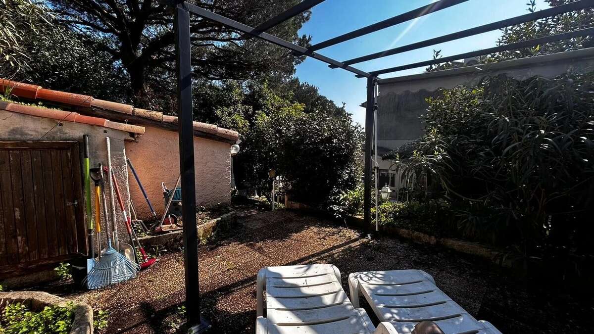 A vendre - Cannes - Vue mer   Appartement  2/3 pièces de 62 m²  + Terrasse de 15 m² + Jardin - photo 9