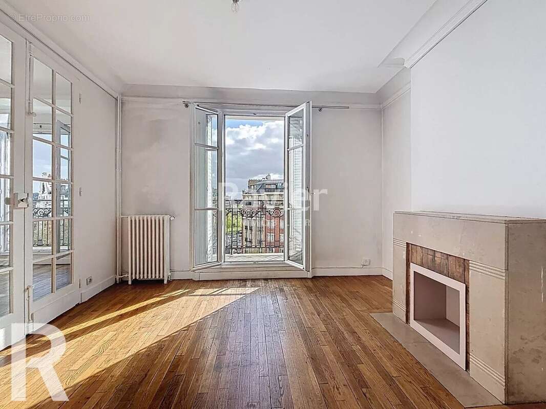 Appartement à PARIS-14E