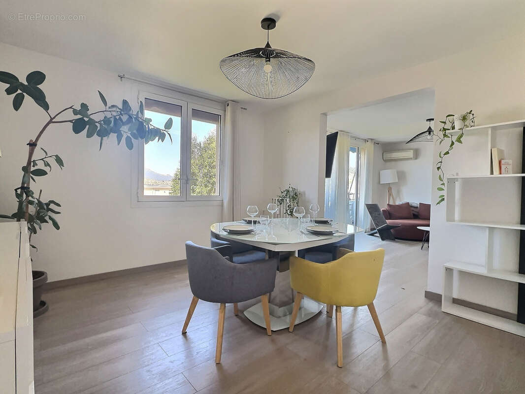 Appartement T5 92m2- Dernier étage - Ascenseur - Balcon - photo 8