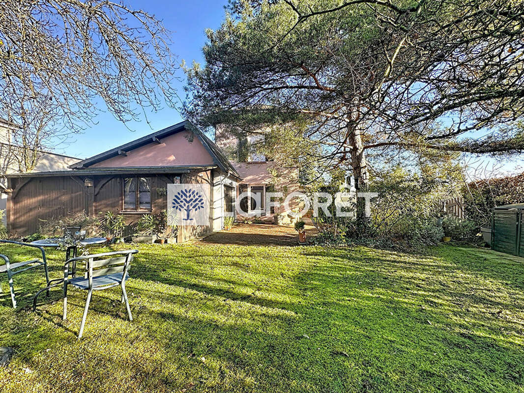 Maison à LE MESNIL-ESNARD