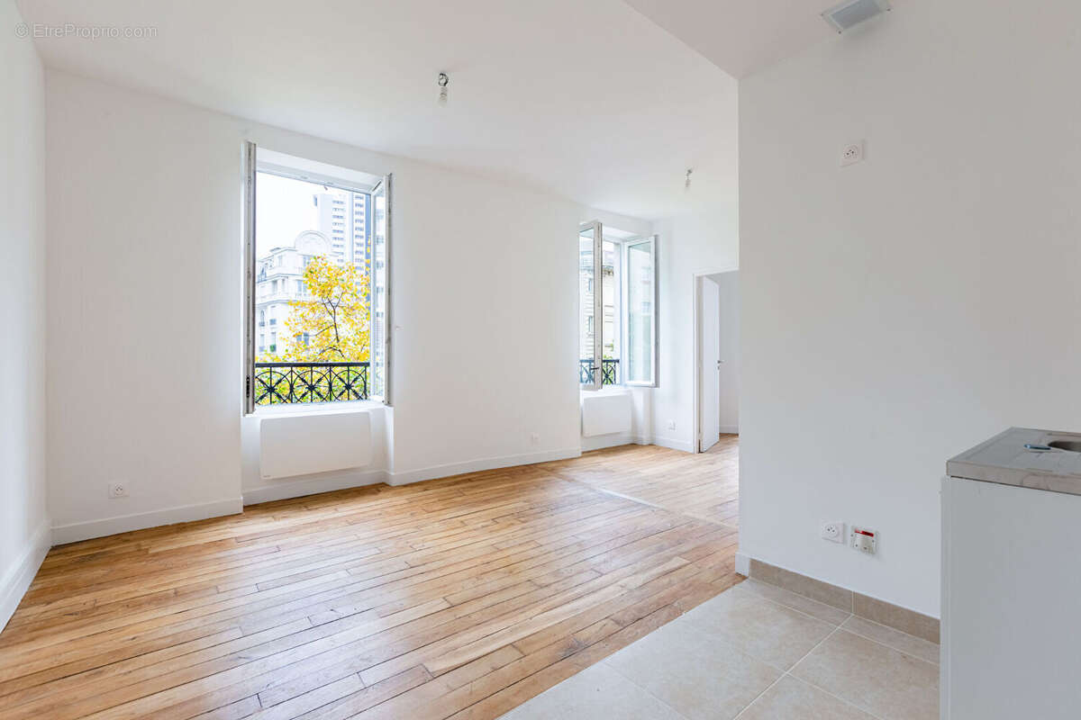 Appartement à PARIS-15E