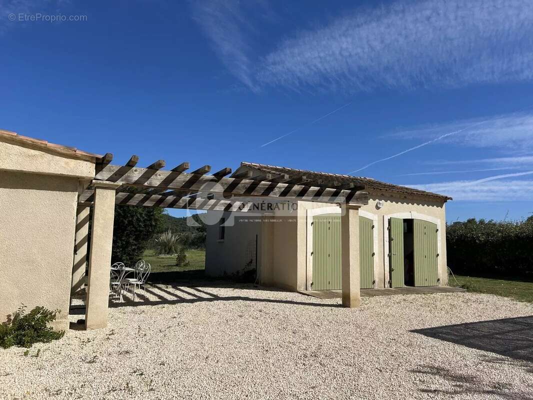 Maison à FONTVIEILLE