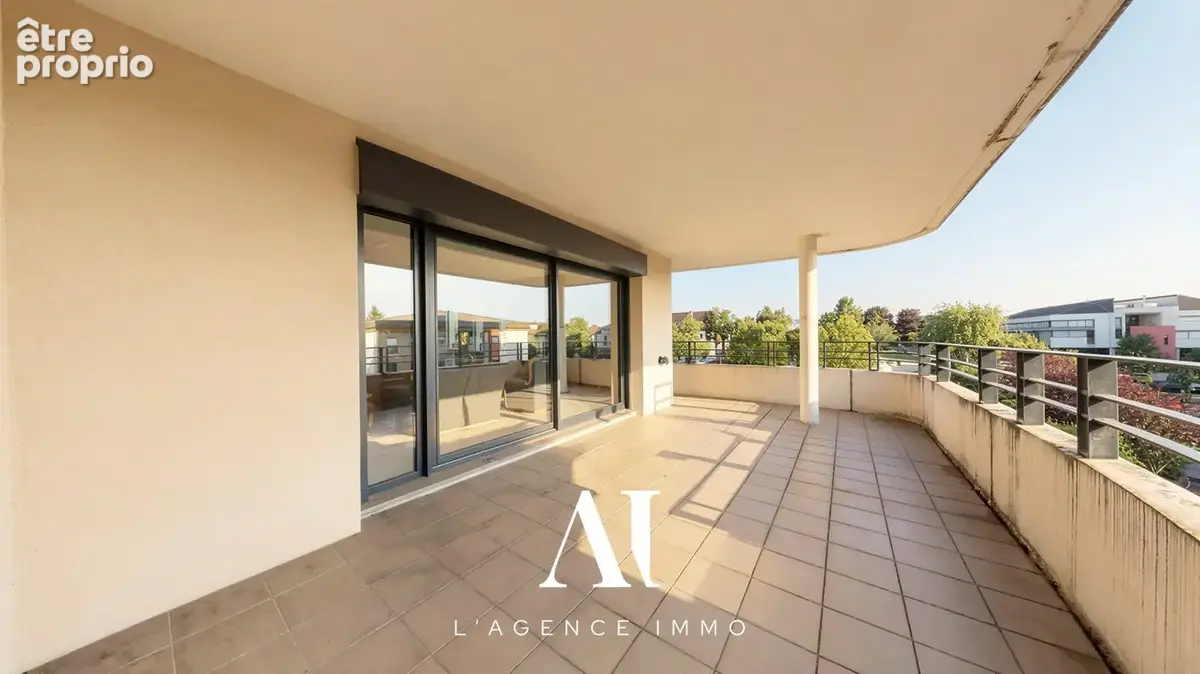 Appartement 5 pièces 155 m² à vendre à Saint-Genis-Pouilly (01630) - photo 4