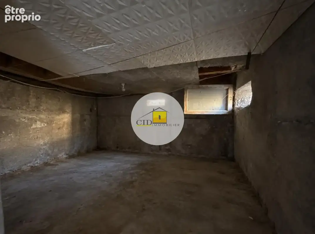Maison 118 m2 à rénover   3 chambres, balcon, terrain clos de 370 m2 et 2 garages - photo 17