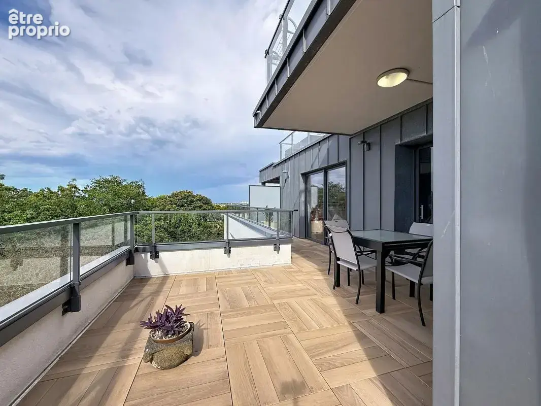 Appartement d’exception de 95 m² avec vue sur le port et terrasse de 30 m² - photo 2