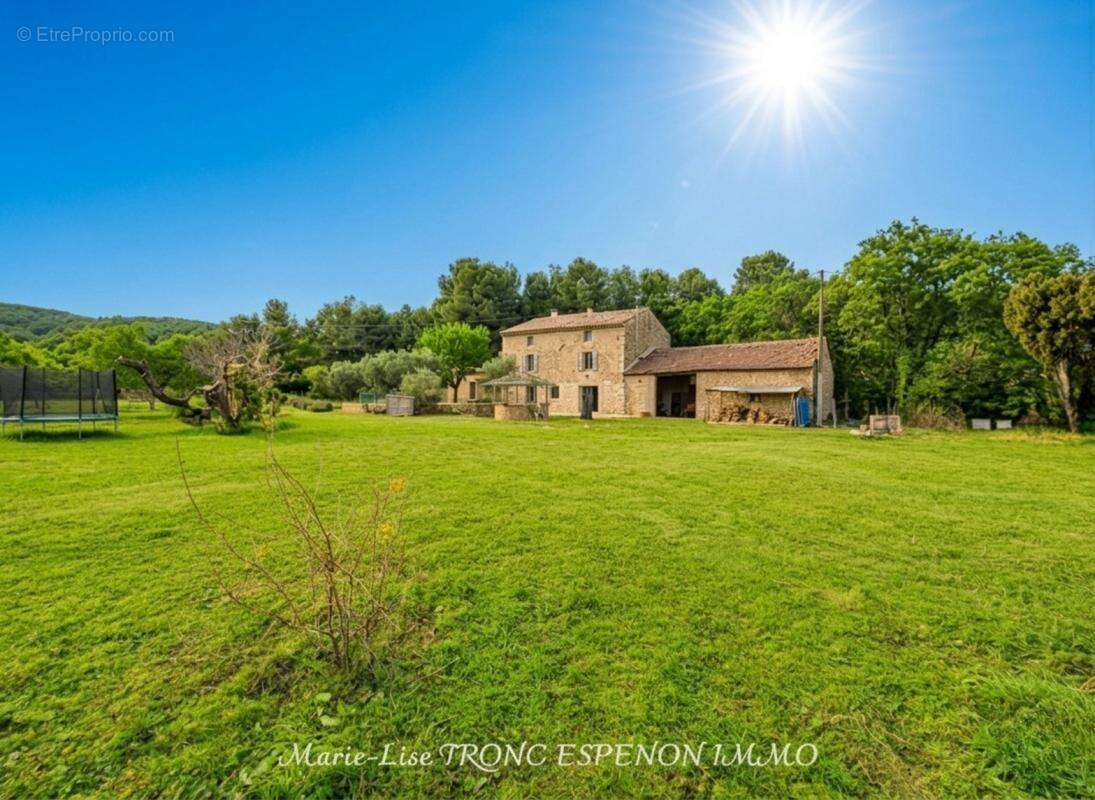 Maison à PERNES-LES-FONTAINES
