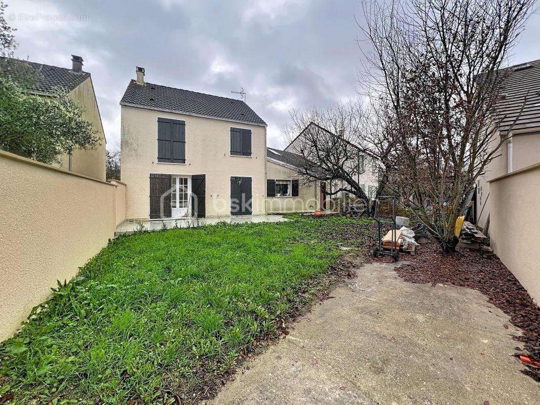 Maison à COMBS-LA-VILLE