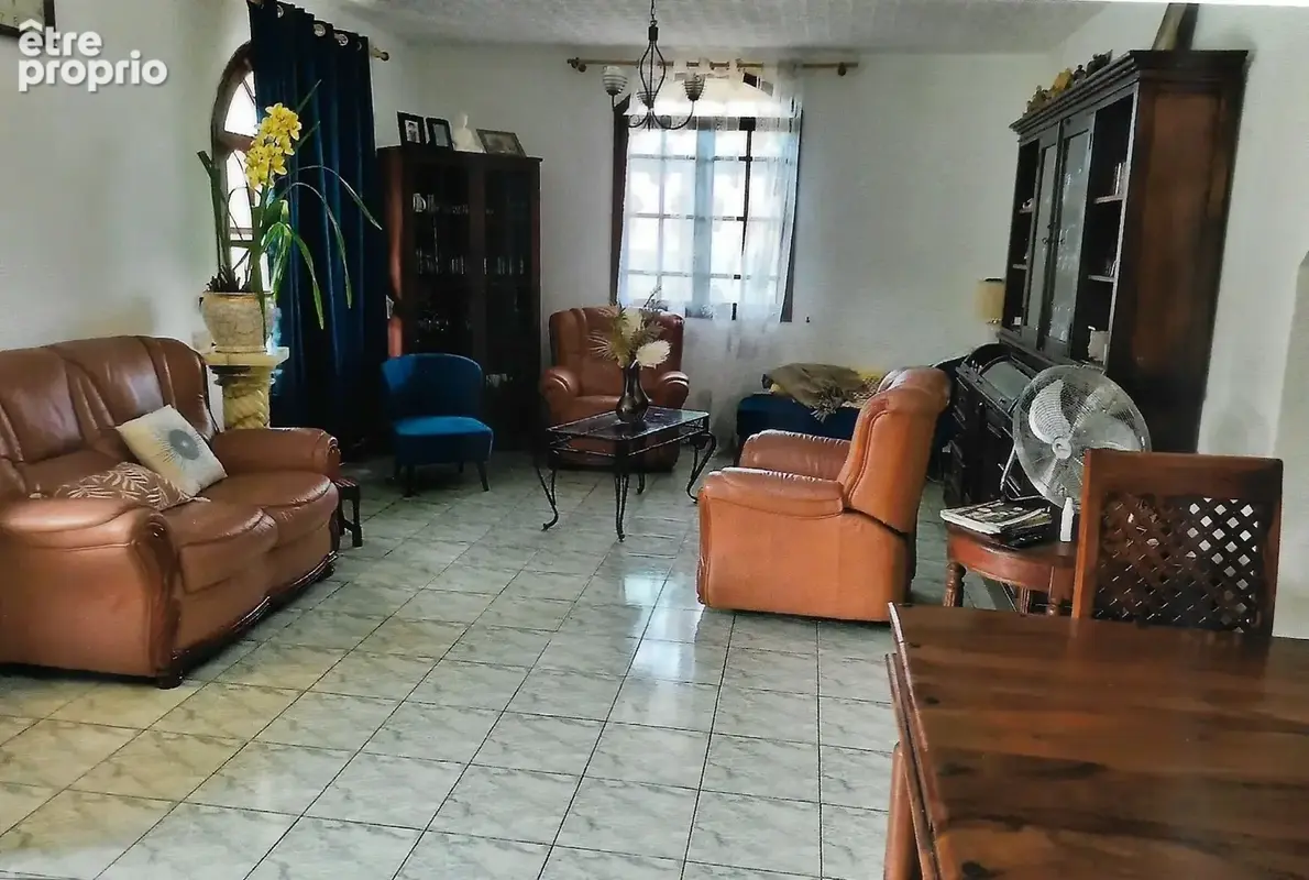  villa f10 sur 825 m2 avec piscine - photo 6