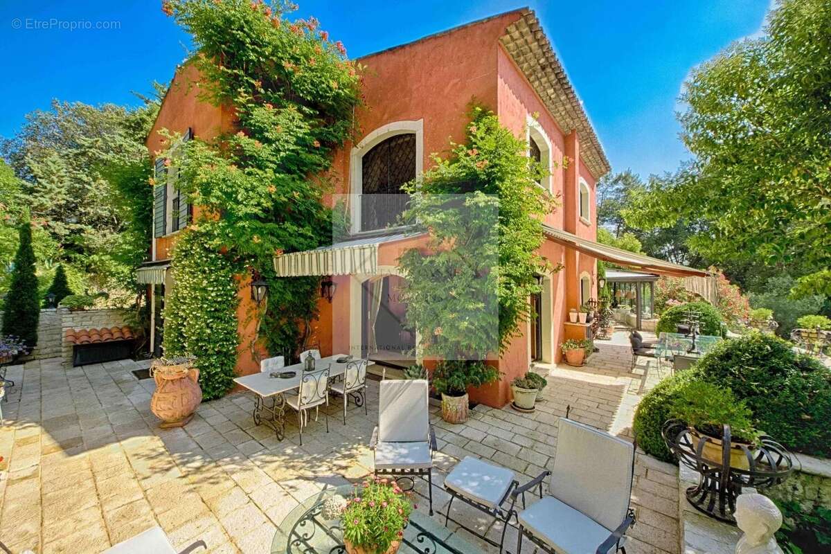 Maison à MOUGINS