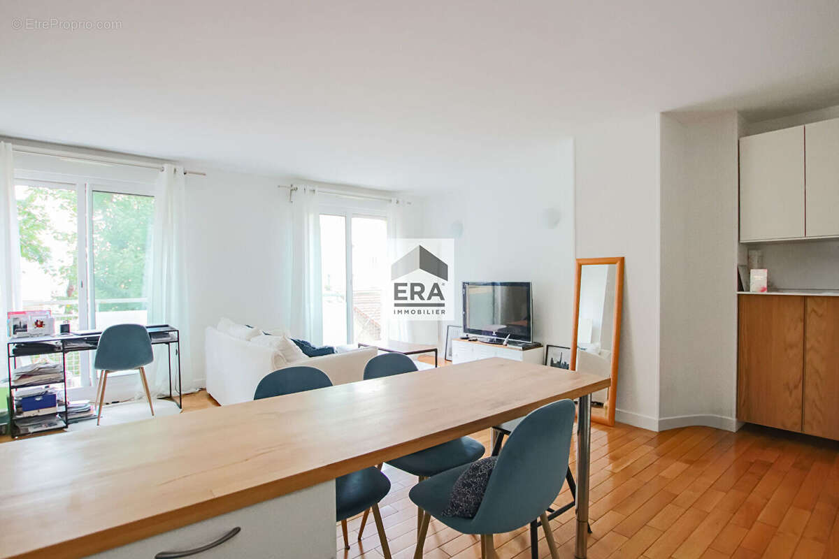 Appartement à LA GARENNE-COLOMBES