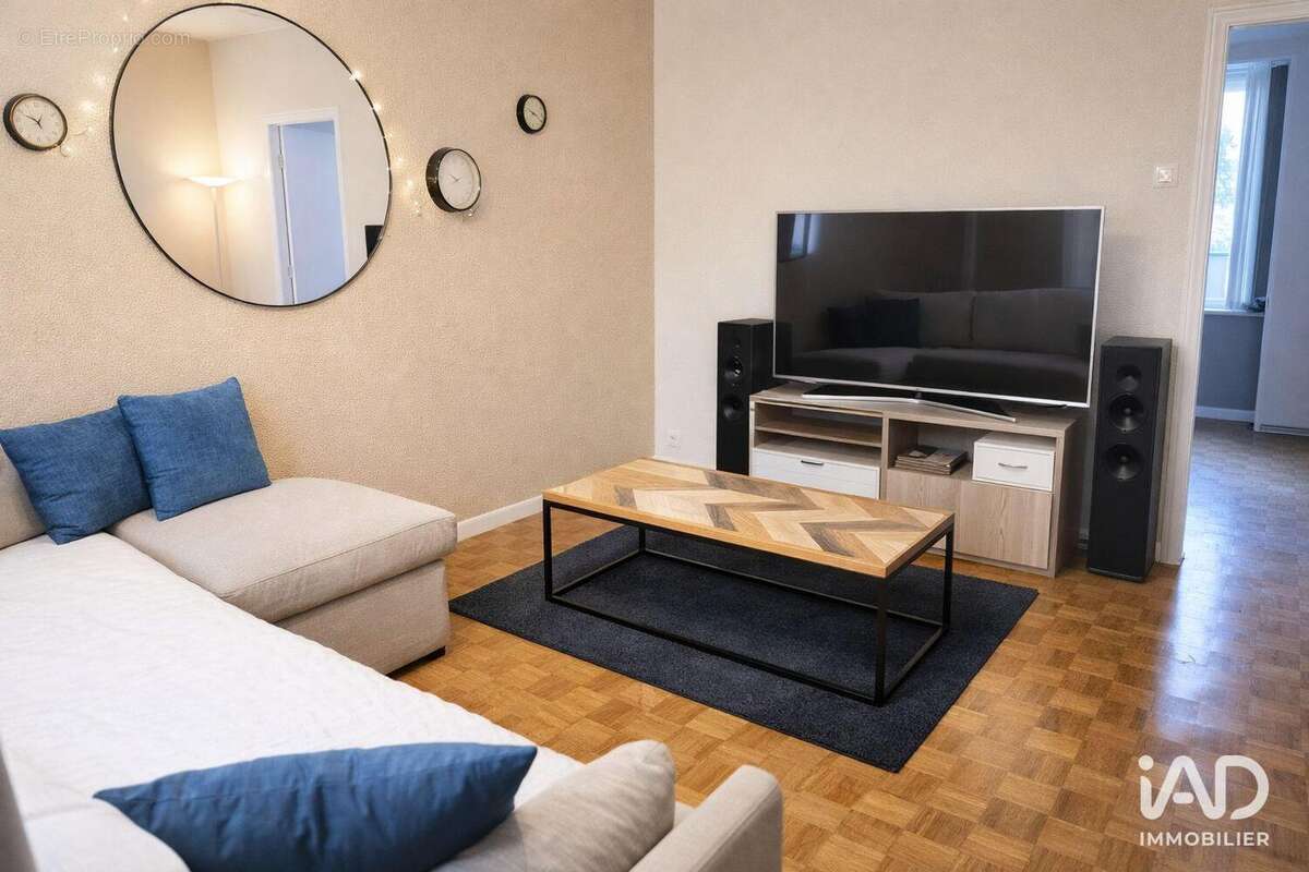 Photo 2 - Maison à LONGLAVILLE