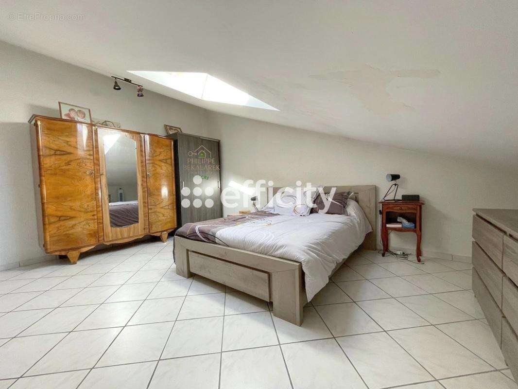 Appartement à LARAGNE-MONTEGLIN