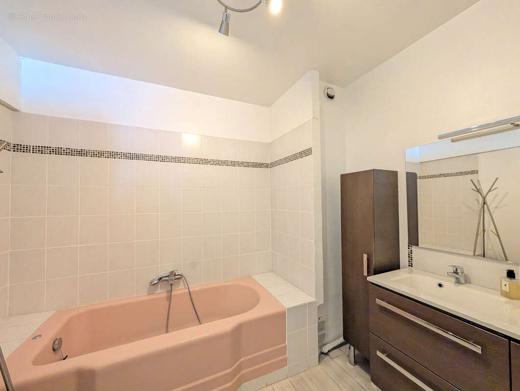 Appartement à MARSEILLE-6E