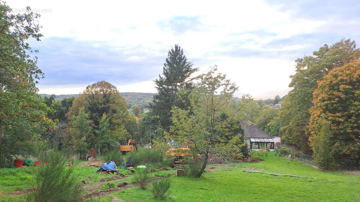Terrain à SAINT-REMY-LES-CHEVREUSE