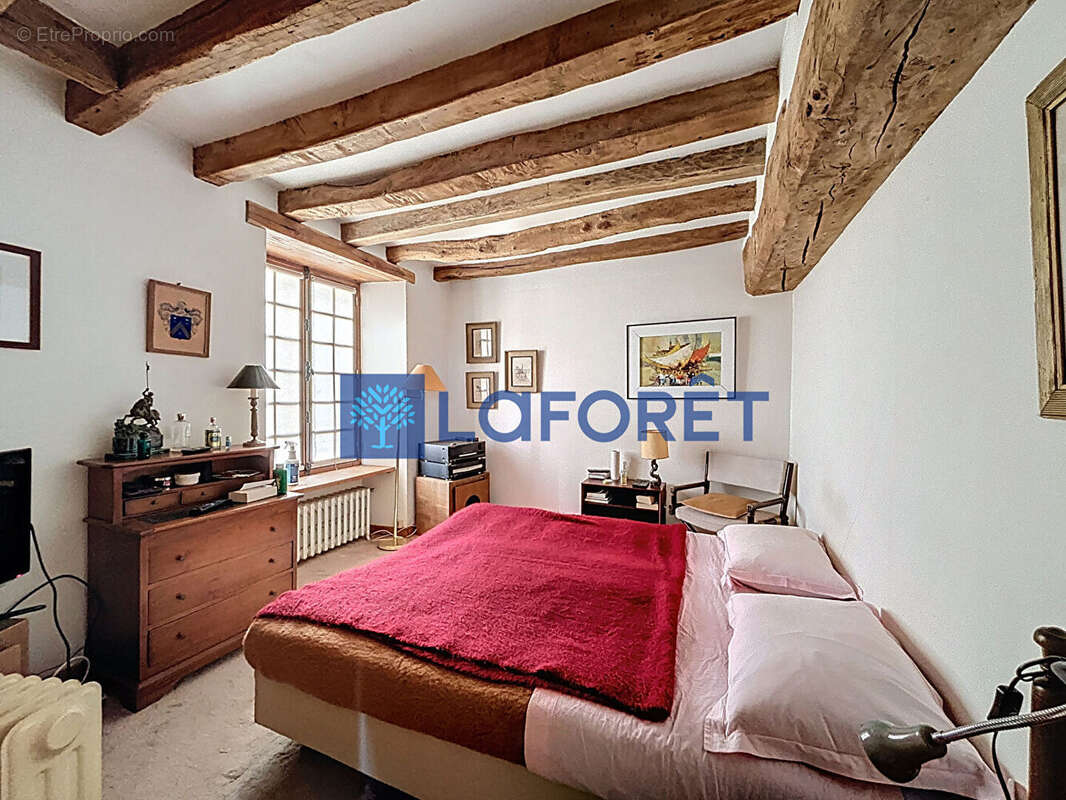 Maison à JUMEAUVILLE