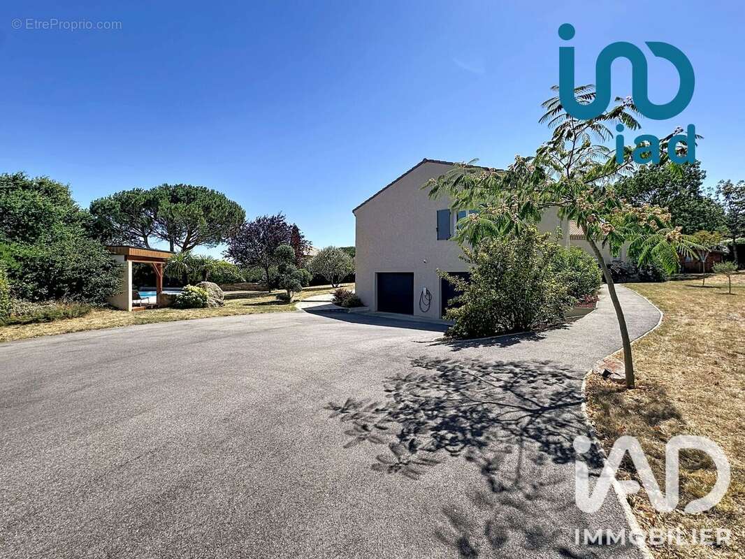 Maison 159 m² à Peaugres  - photo 4