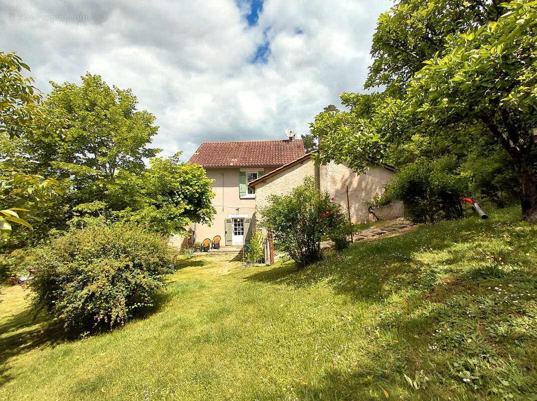 Maison à CHATEAU-L'EVEQUE