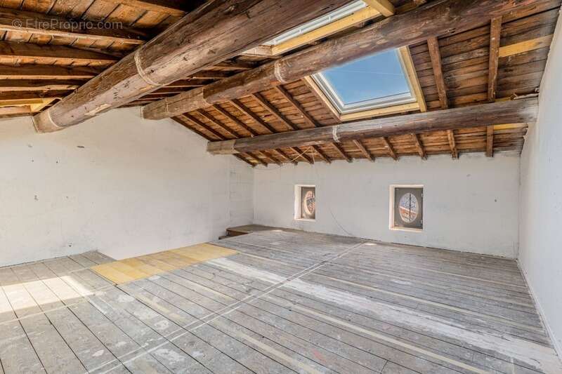 Maison à CHAZAY-D&#039;AZERGUES