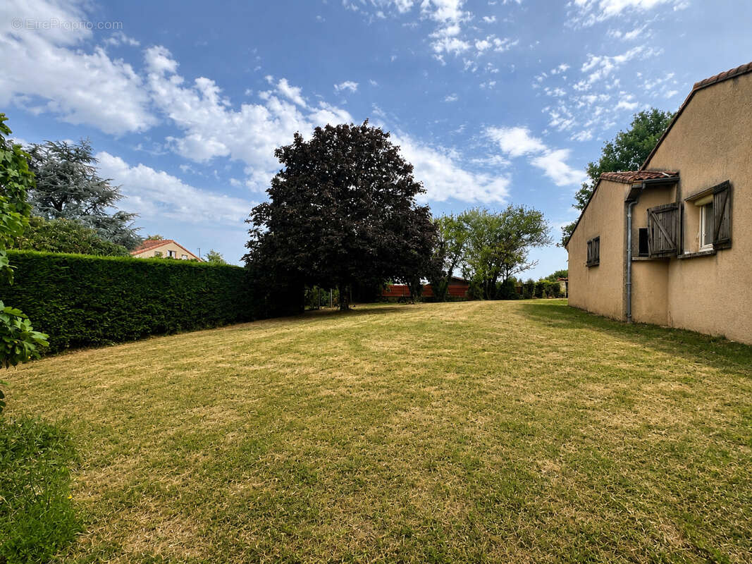 Maison individuelle T5 de 150m2 habitable sur parcelle 1600m2 avec garage - photo 5