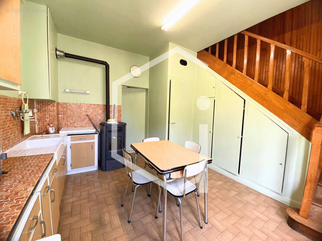 Maison indépendante à rénover avec un grand terrain - photo 9