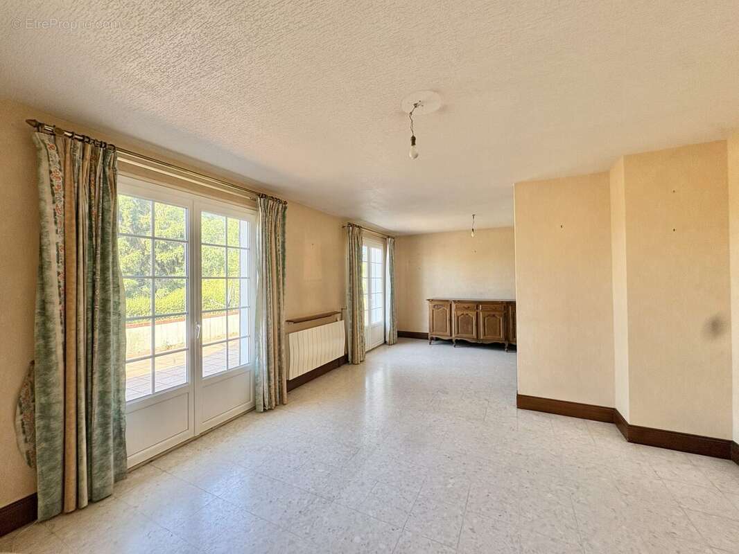 Maison 152 m² à Saint-Martin-D'abbat  - photo 2