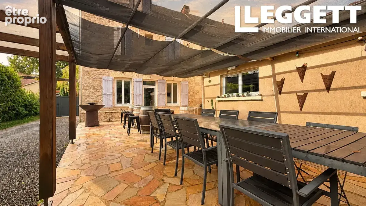 Maison de ville 4 chambres avec terrasse, atelier, carport et domotique – DPE C - photo 1