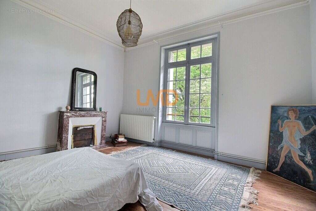 Maison à SALIGNAC-SUR-CHARENTE