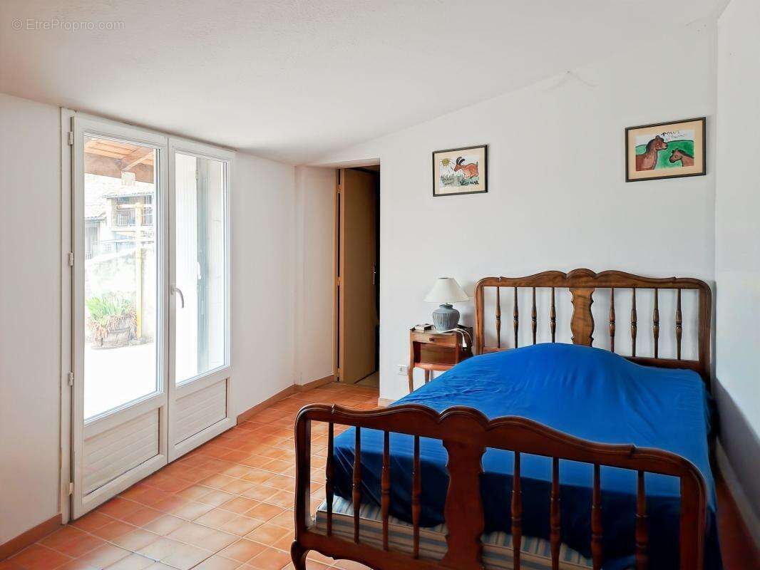 Appartement à VOLONNE