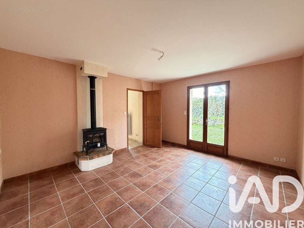 Photo 9 - Maison à JUILLAN