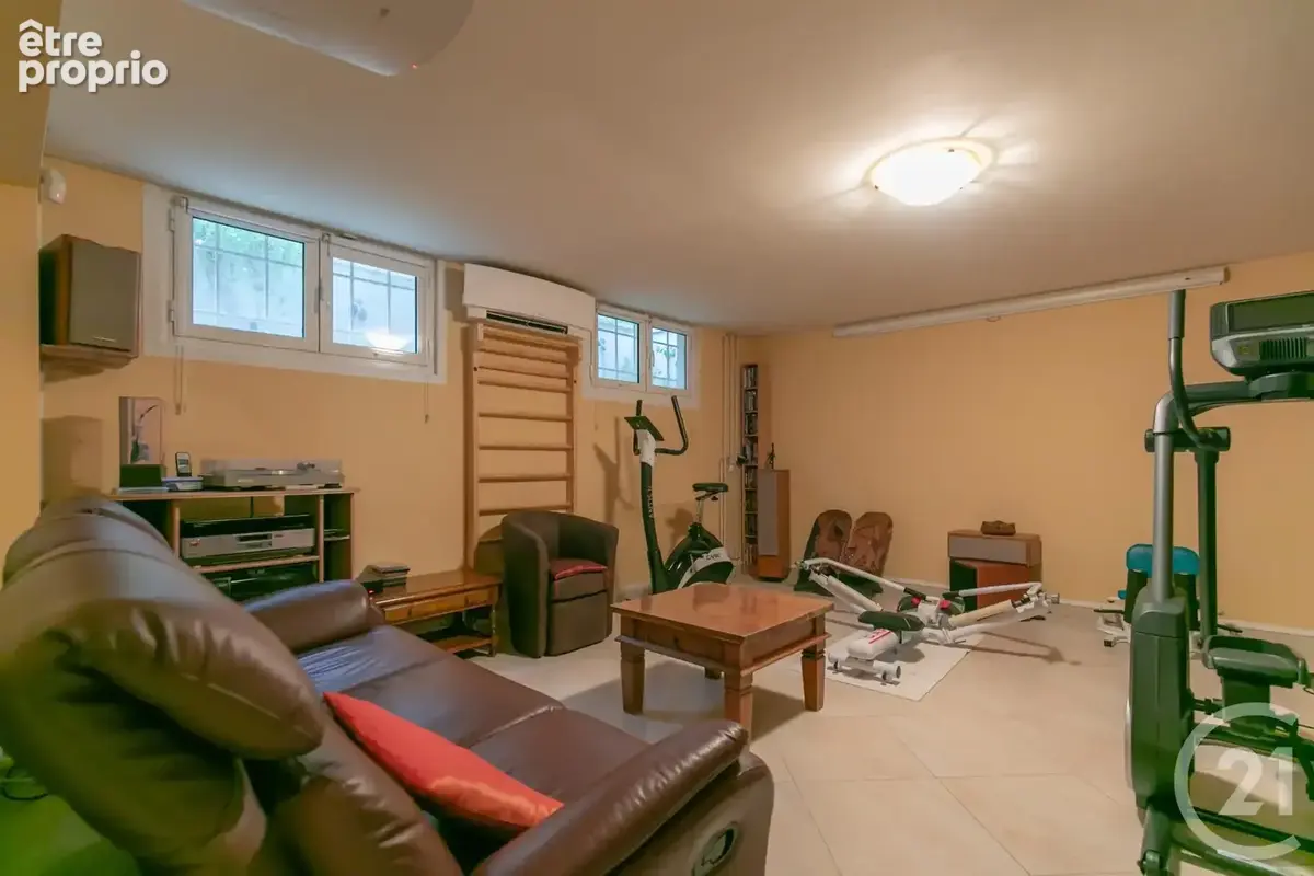 Maison 154 m² à Saint-Maur-Des-Fosses  - photo 20