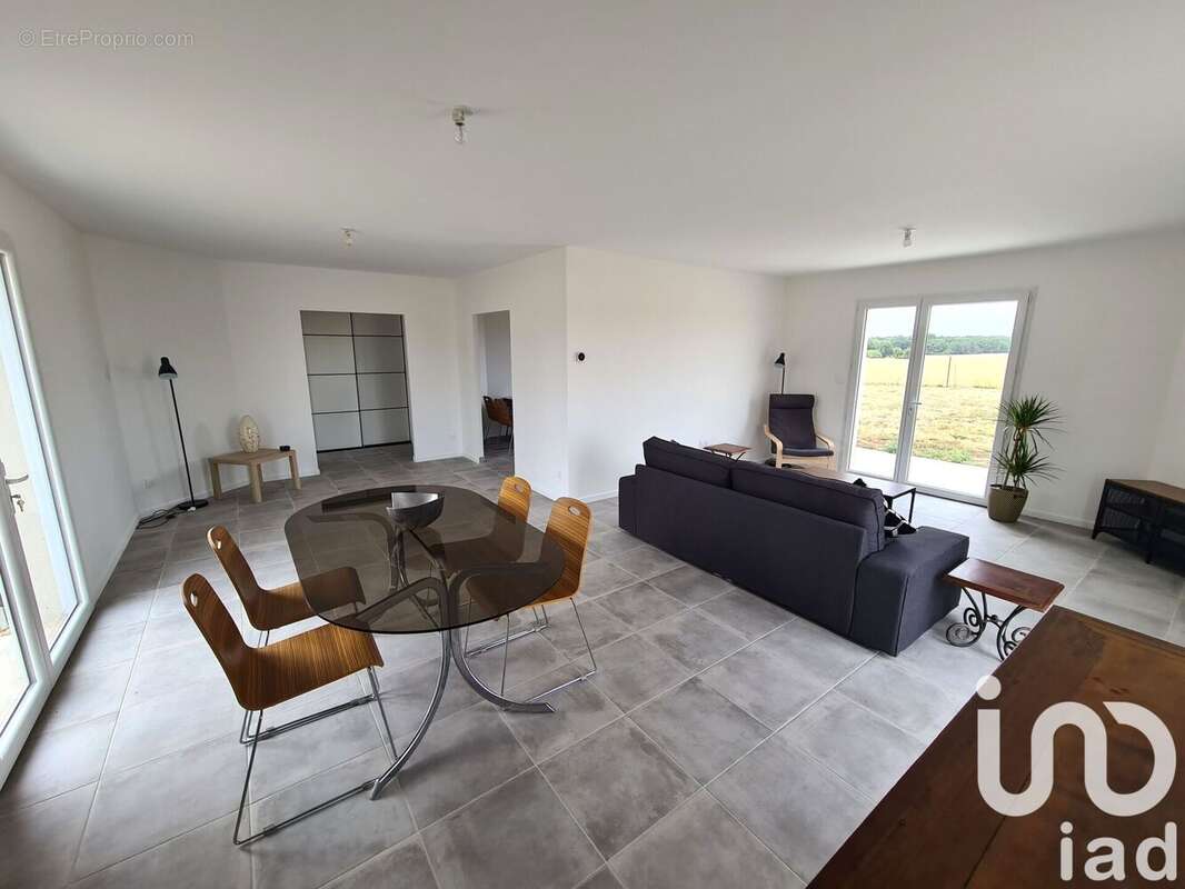 Photo 8 - Maison à LES ESSARDS