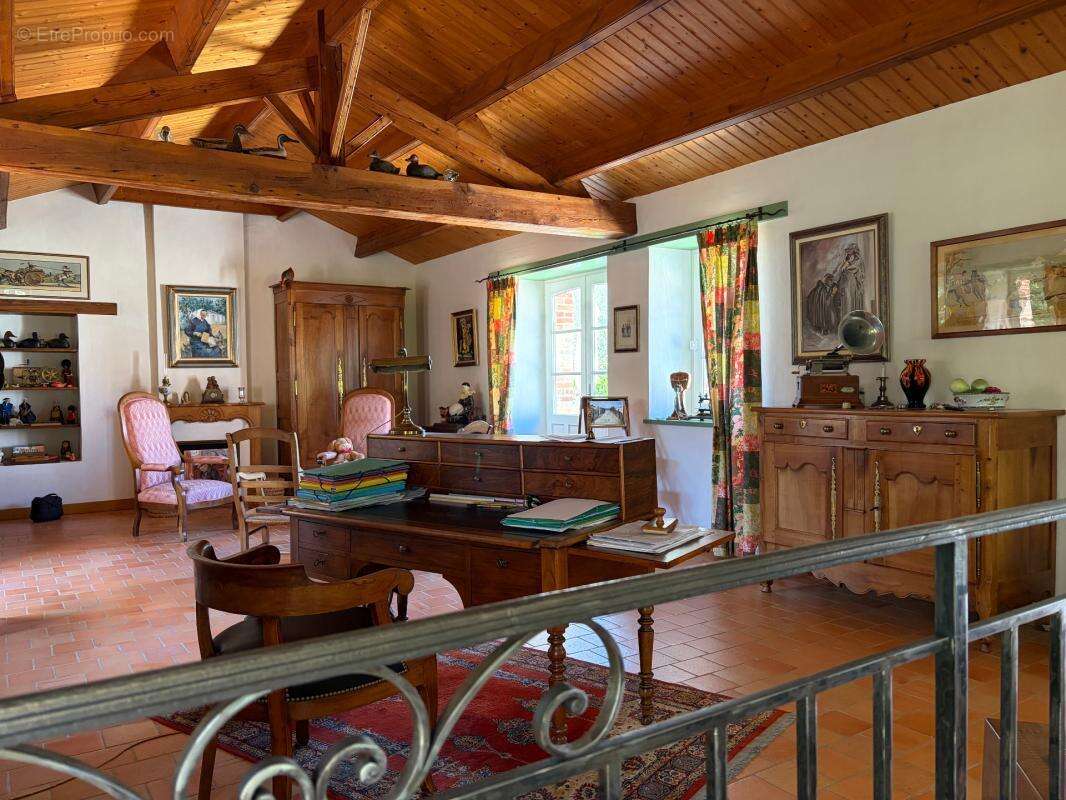 Soullans 85300 - domaine prive de 3,2 hectares clos - propriete d'exception avec granges et presqu'ile - photo 8