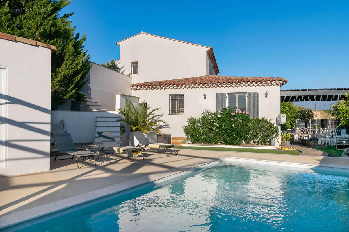 Maison de charme 6p. 4 ch. piscine, suite parentale, garage, panneaux photovoltaïques - photo 3