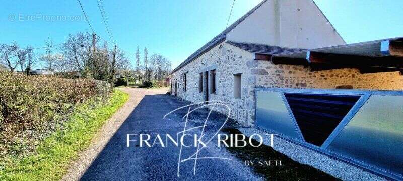 Photo 2 - Maison à QUARRE-LES-TOMBES