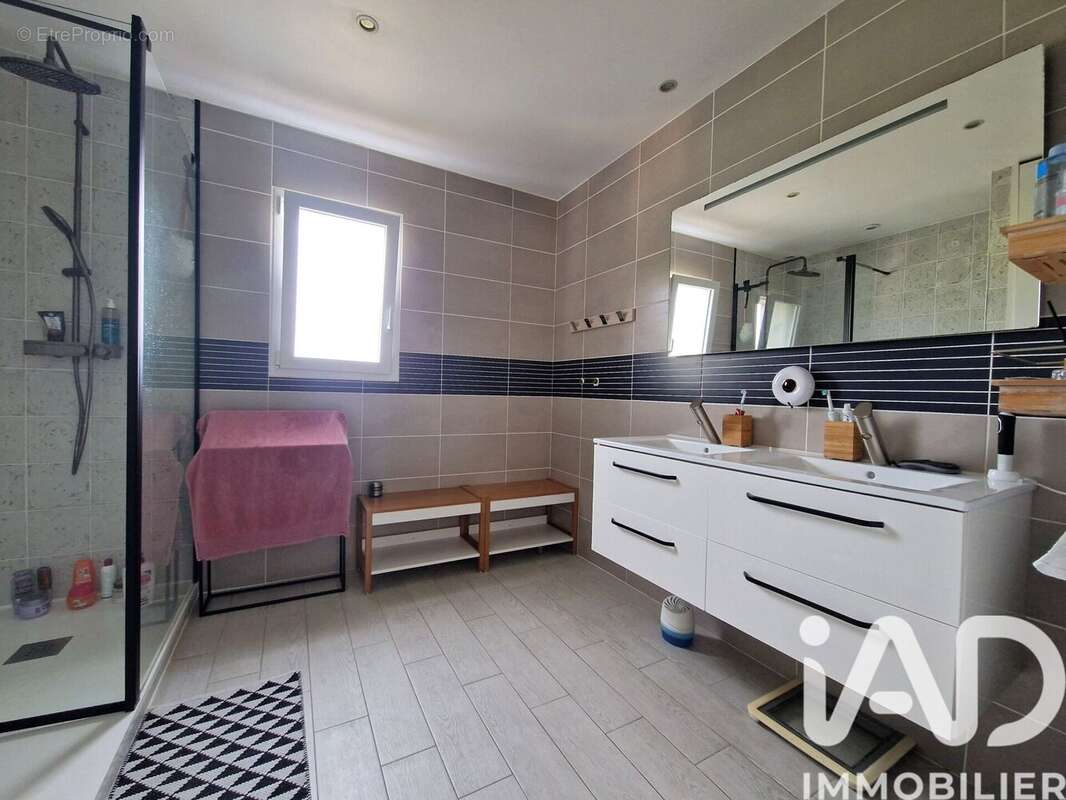 Photo 9 - Maison à LIGNE