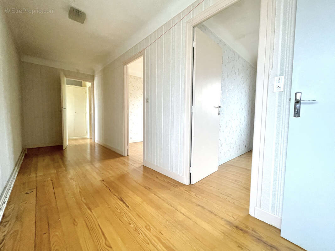 Maison à SAINT-QUENTIN