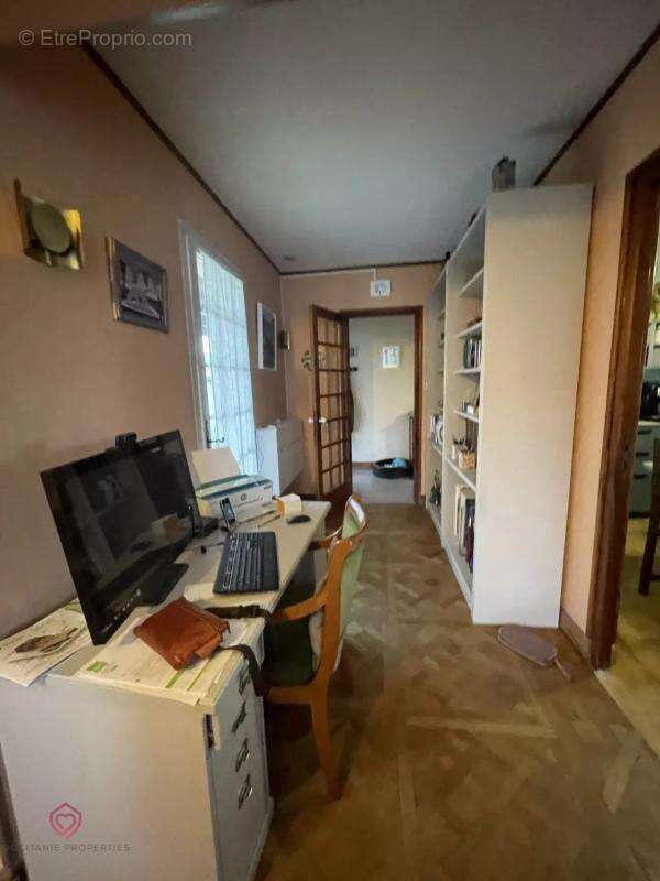 Maison à MONTBRUN-BOCAGE