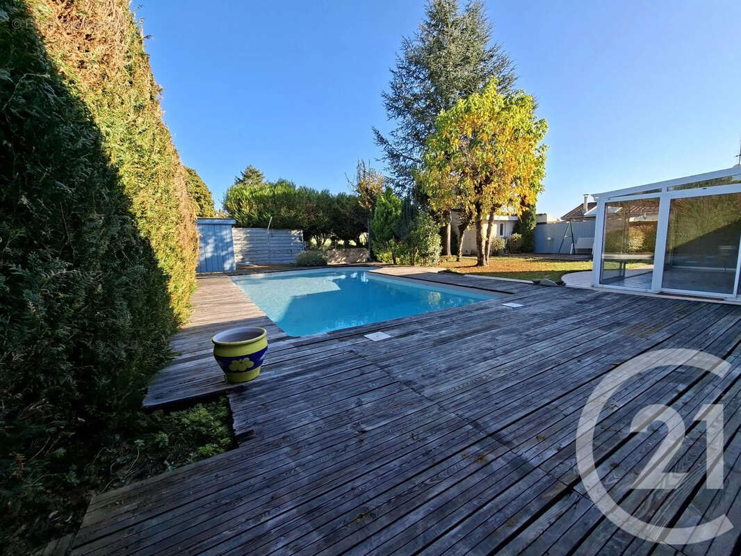 Maison à SAINT-YRIEIX-SUR-CHARENTE