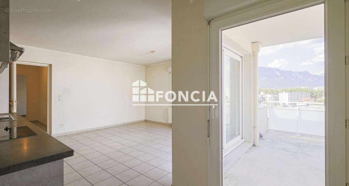 Appartement à SAINT-MARTIN-D'HERES