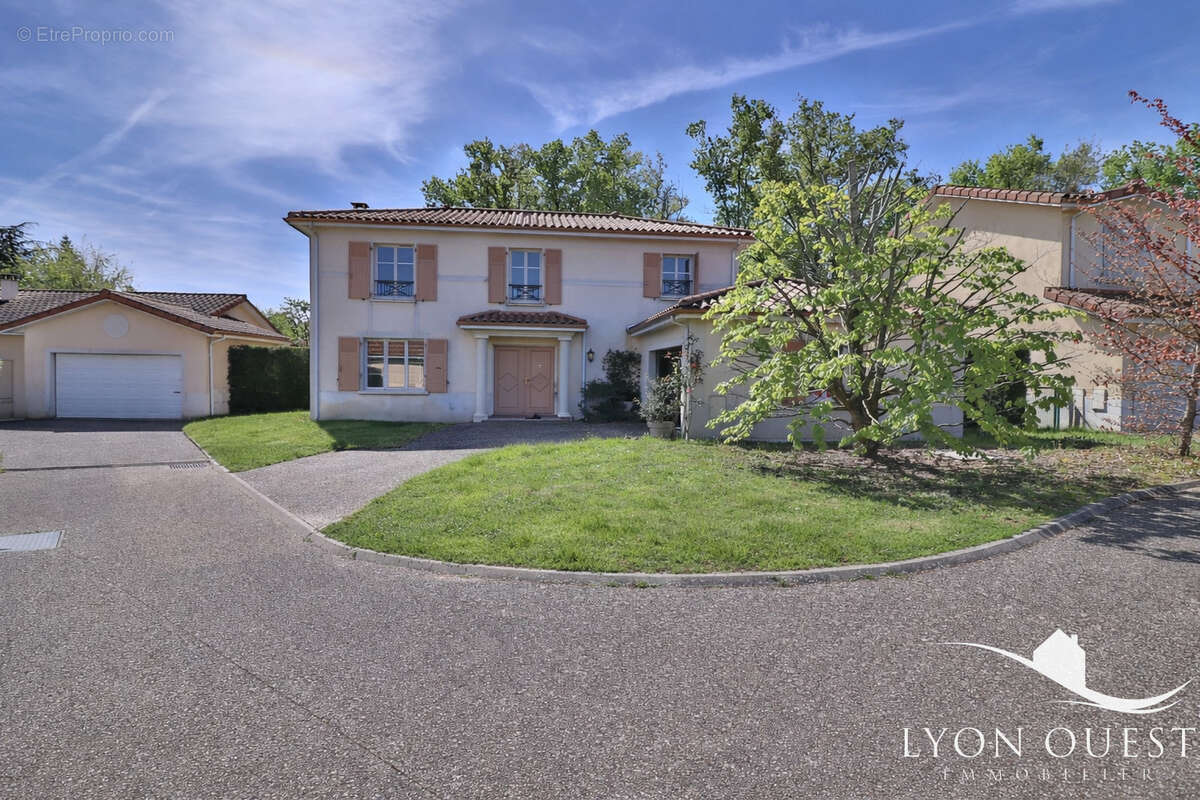 Maison à CHARBONNIERES-LES-BAINS