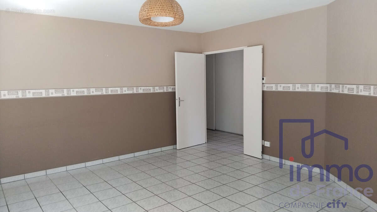 Appartement à SAINT-ETIENNE