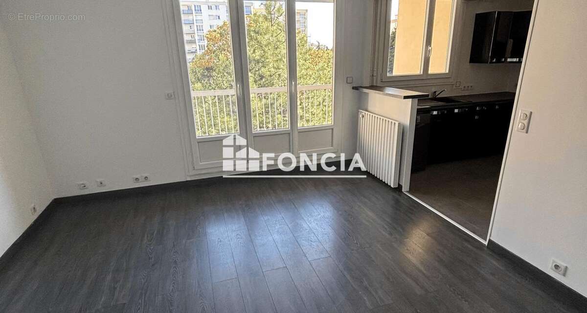 Appartement à CHILLY-MAZARIN