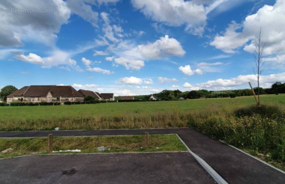 Terrain à LA SAUSSAYE