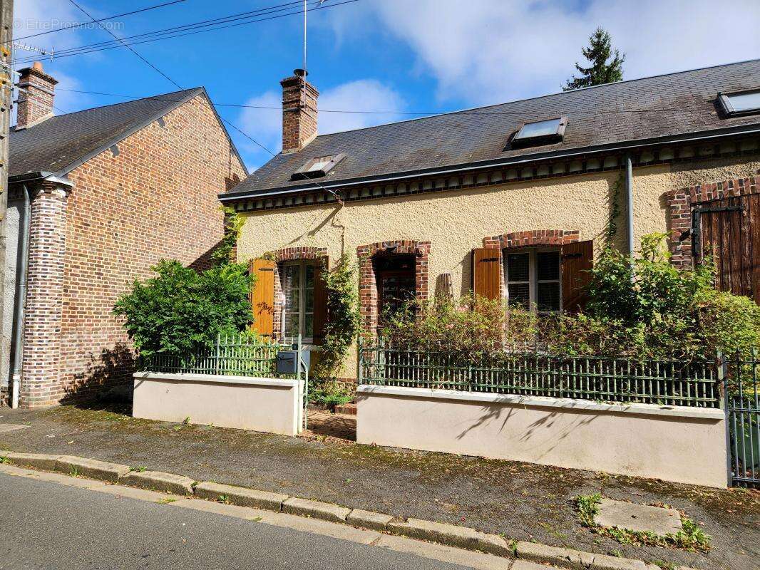 Maison à SAINT-AGIL