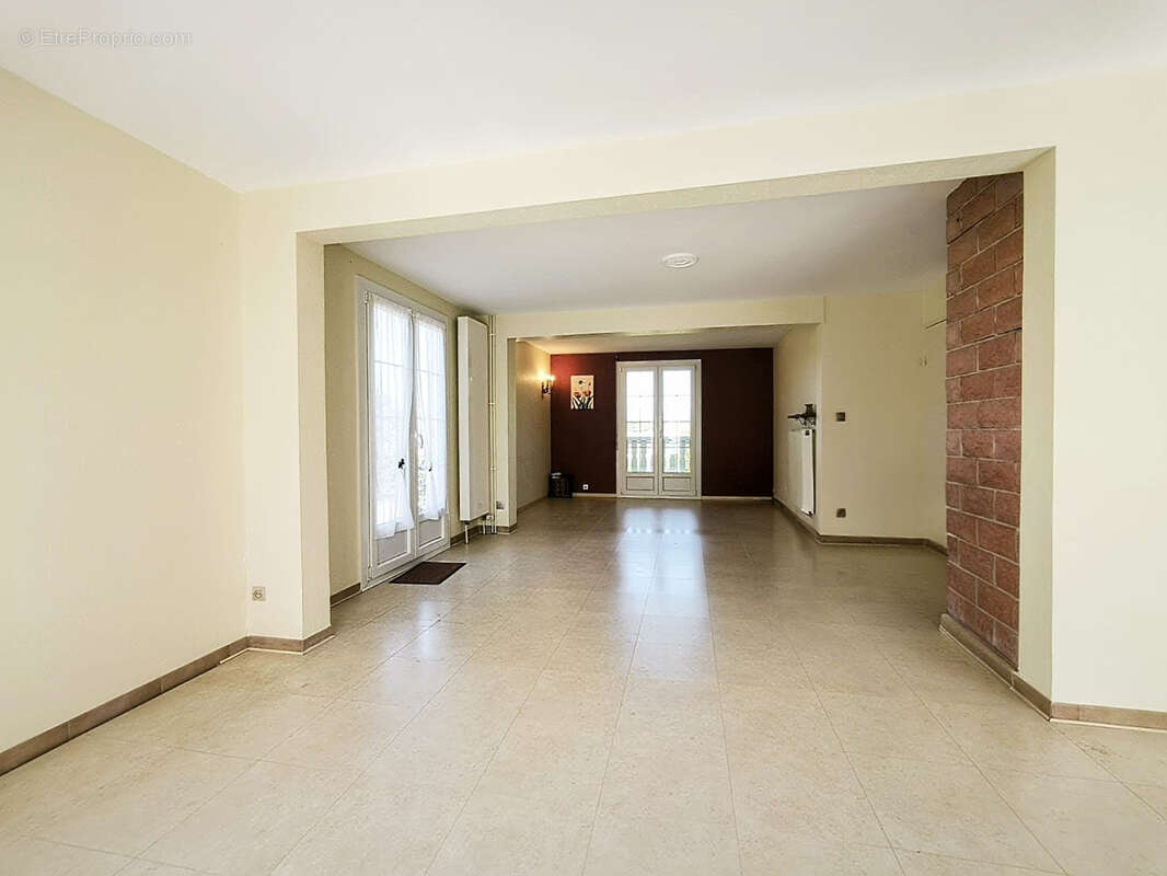 Maison 5 pièces 143m2 - photo 3