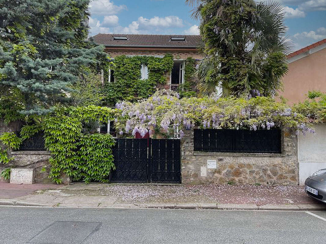 Maison à SAINT-MAUR-DES-FOSSES
