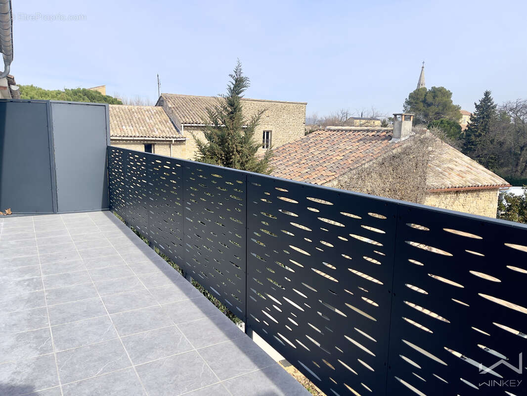 Appartement à SAINTE-CECILE-LES-VIGNES