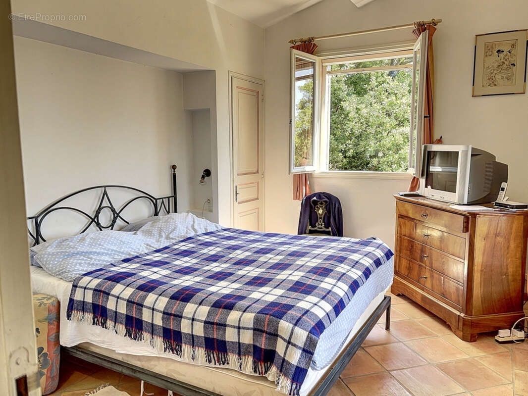 Maison à LA GARDE-FREINET