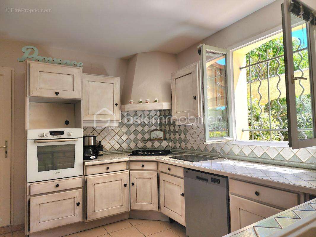 Villa 4 chambres avec piscine sur 2200m² env de terrain - photo 10