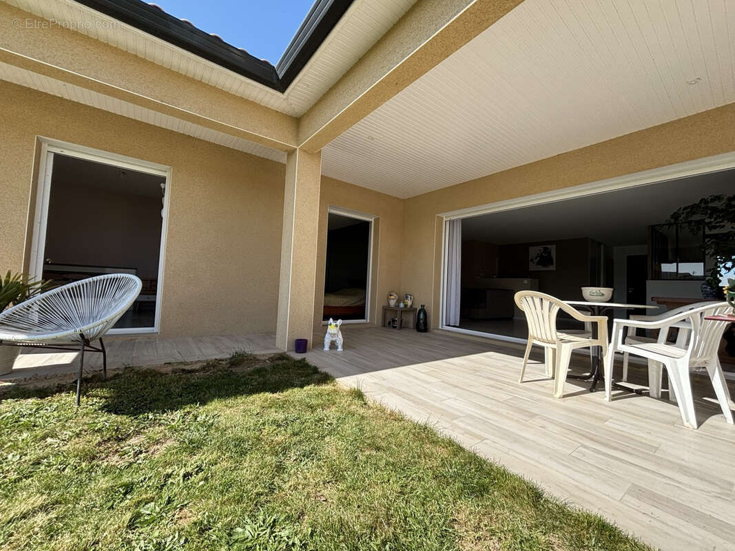 Maison à PORT-DES-BARQUES